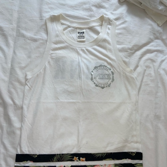 Loose muscle tank from pink with sequins on the back - Picture 1 of 4